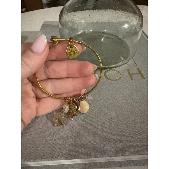 Sseko Designs Brass Charm Bangle Bracelet Giraffe World Bead Accents Safari - Picture 2 of 5